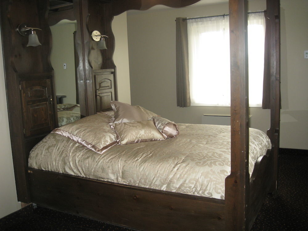 Zurich Hessenland Inn & Schatz Winery מראה חיצוני תמונה